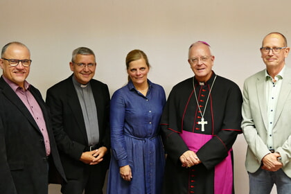 Ökumenischer Austausch im Haus der Kirche - Weihbischof Matthias König zu Gast